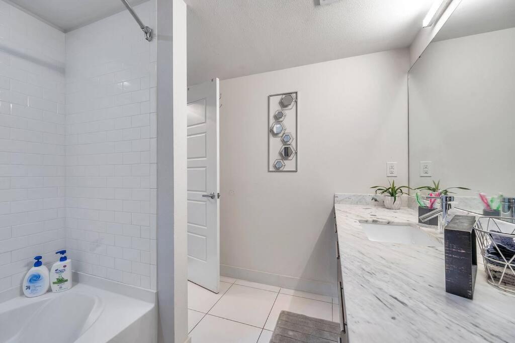 Apartment 3 Min To Dt And Amalie Arena - Cozy 1br - Pool Tampa