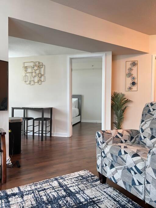 3 Min To Dt And Amalie Arena - Cozy 1br - Pool Tampa