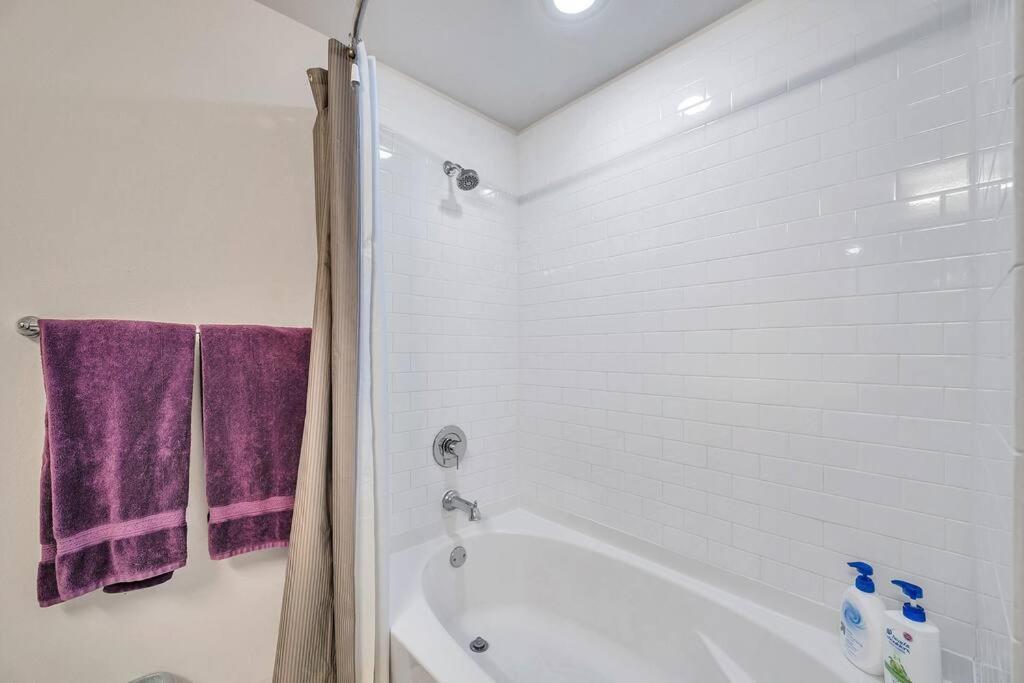 3 Min To Dt And Amalie Arena - Cozy 1br - Pool Apartment