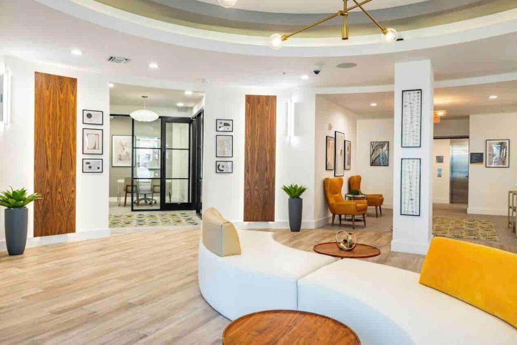 3 Min To Dt And Amalie Arena - Cozy 1br - Pool *